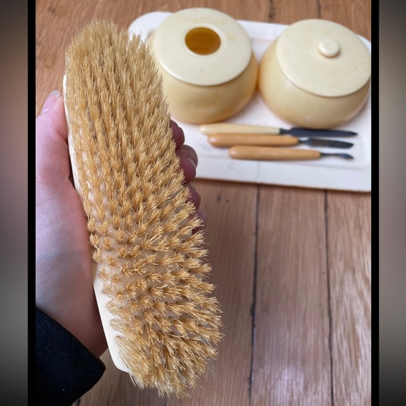 1930s SAN DURO Eclipse Molded Ivory Celluloid Vanity Set - Picture 8 of 9